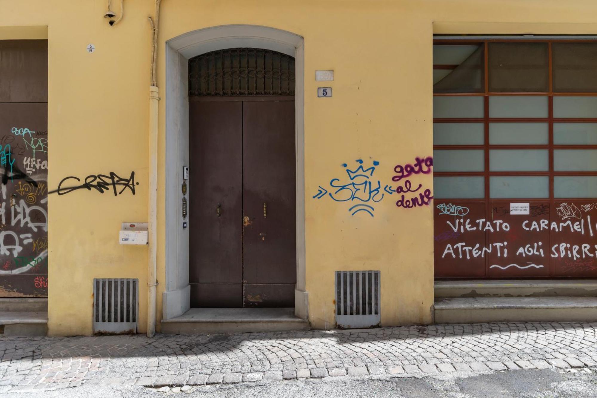 Apartment Amos - 5 Minutes From Piazza Maggiore Μπολόνια Εξωτερικό φωτογραφία