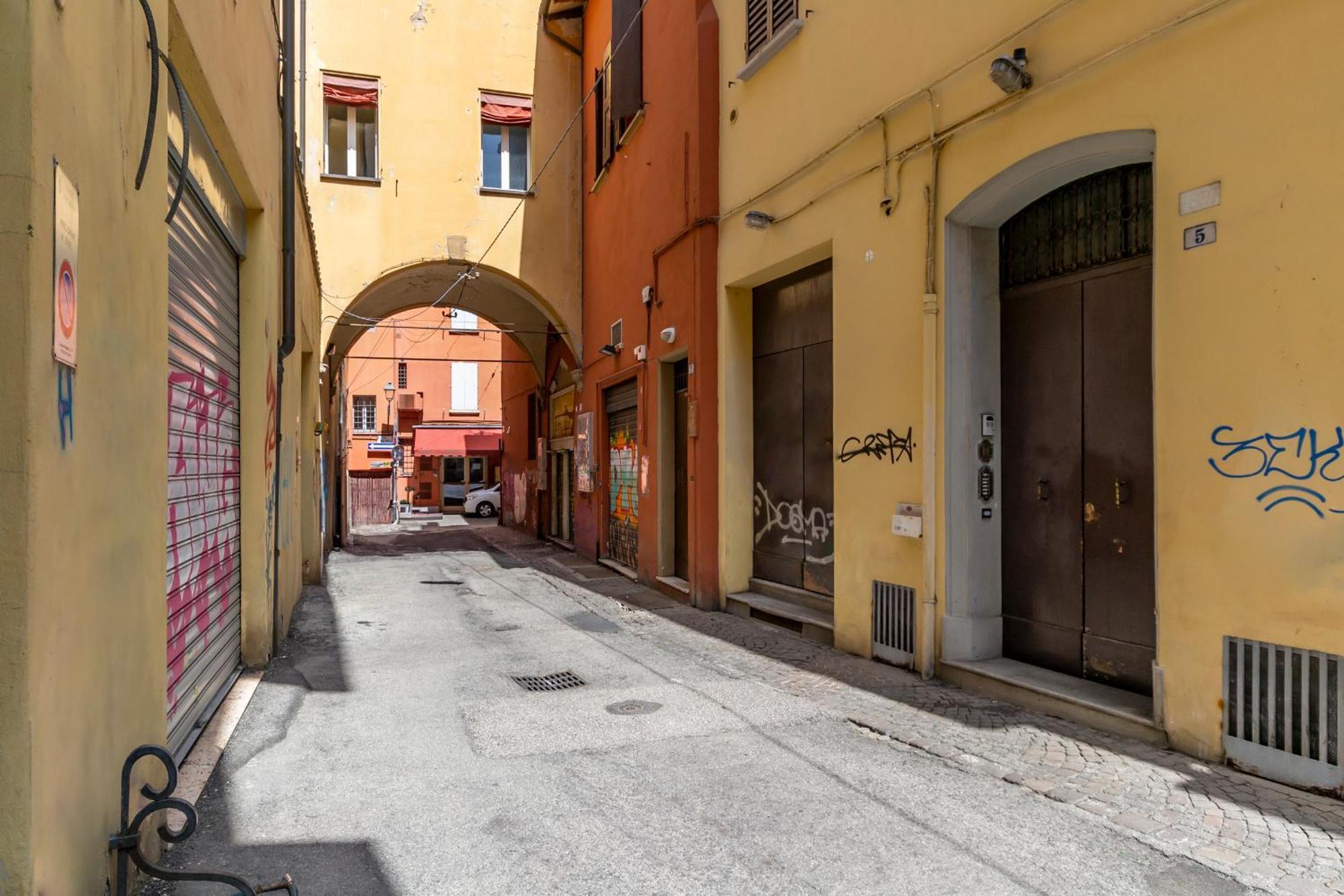 Apartment Amos - 5 Minutes From Piazza Maggiore Μπολόνια Εξωτερικό φωτογραφία